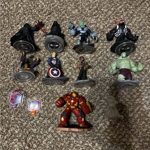 Disney Infinity 3.0 Lot With Game (DISCONTINUED)